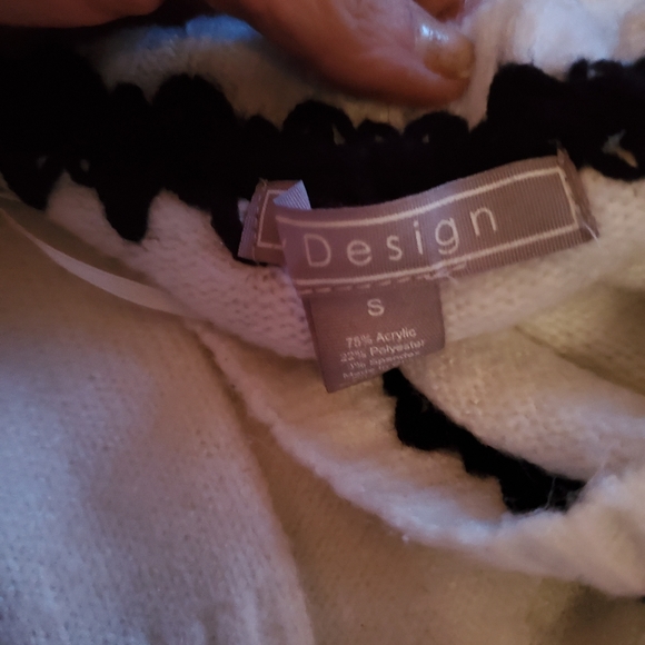 Small sweater by design - Picture 2 of 2